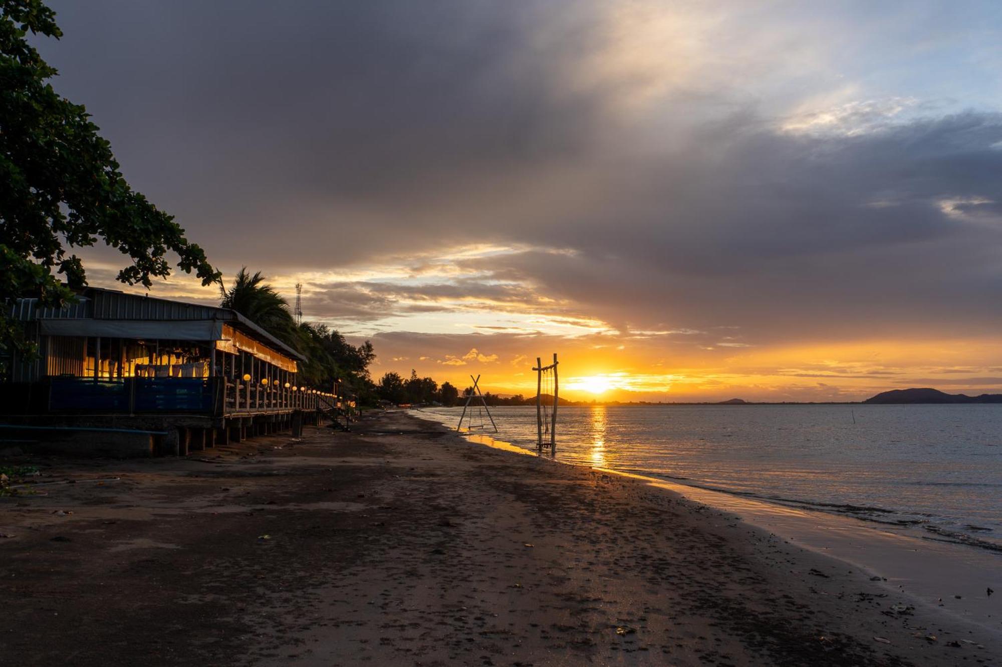 Baan Faa Talaychan Resort Chao Lao Beach Exterior photo